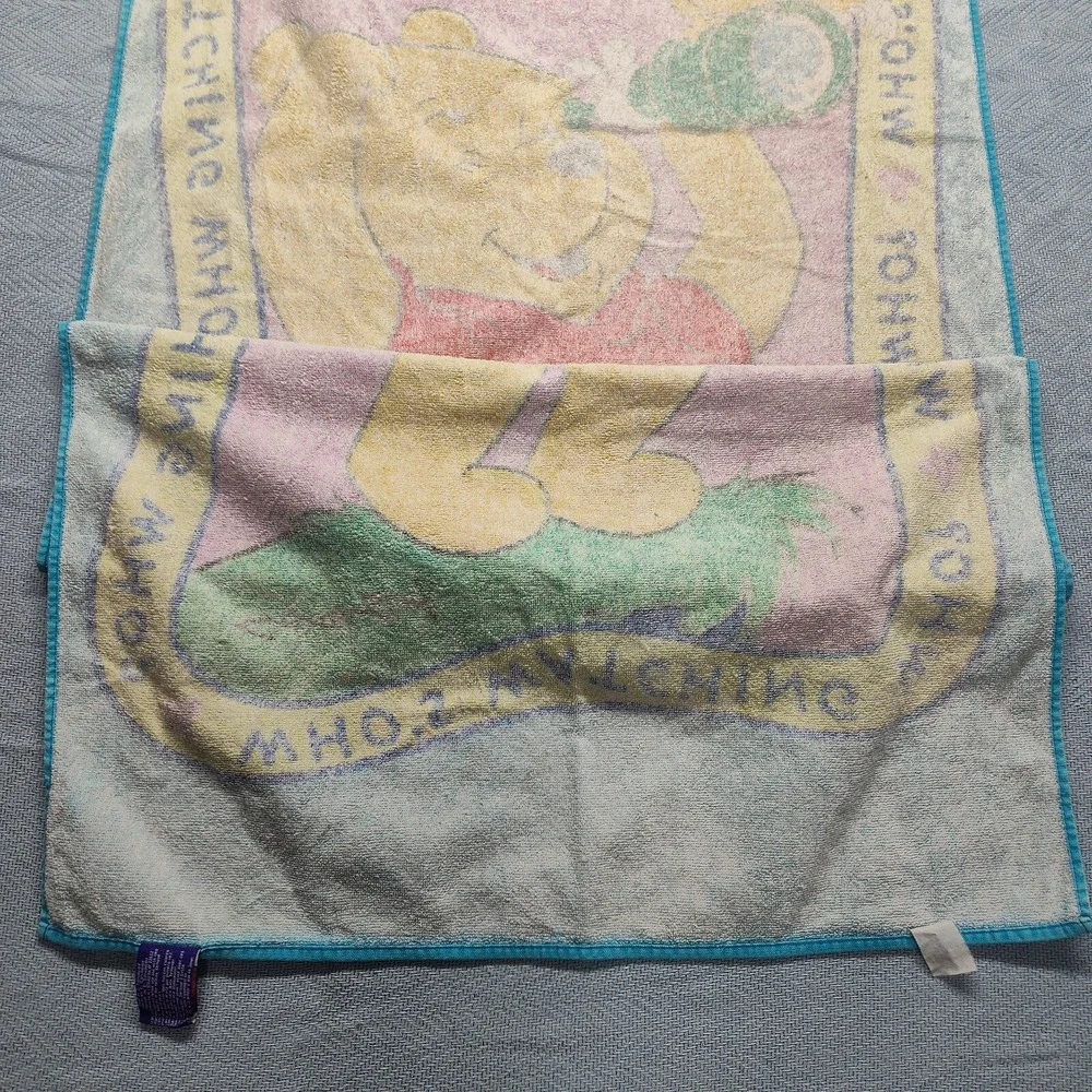 Winnie the Pooh Disney beach towel Who's Watching Who? 100% cotton FLAWS